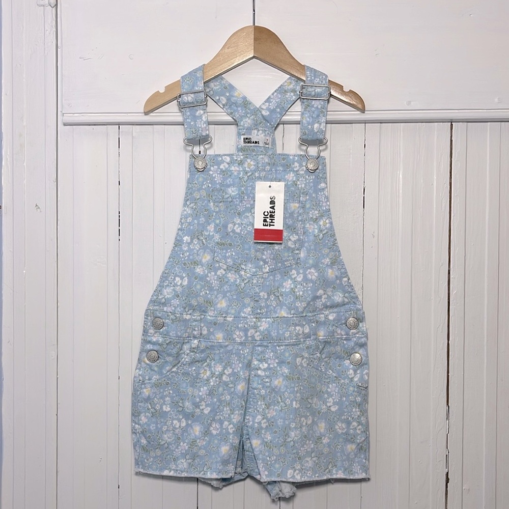 EPIC THREADS $48 MSRP NWT Floral Short Overalls Shortalls